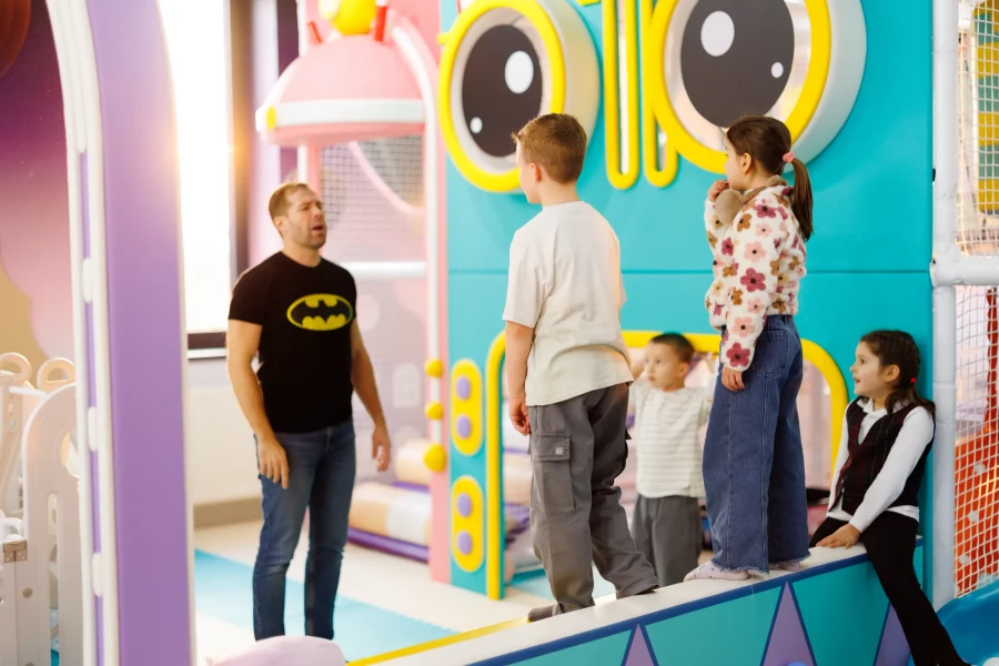 Loc de joacă Timișoara – Inovo Play | Petreceri copii & închiriere spațiu joacă