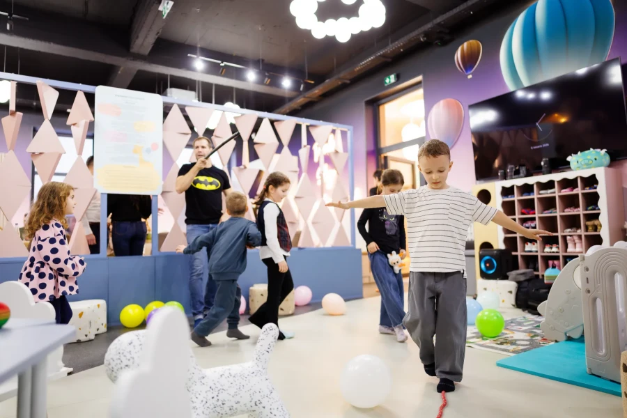 Loc de joacă Timișoara – Inovo Play | Petreceri copii & închiriere spațiu joacă