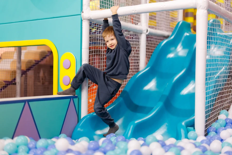 Loc de joacă Timișoara – Inovo Play | Petreceri copii & închiriere spațiu joacă