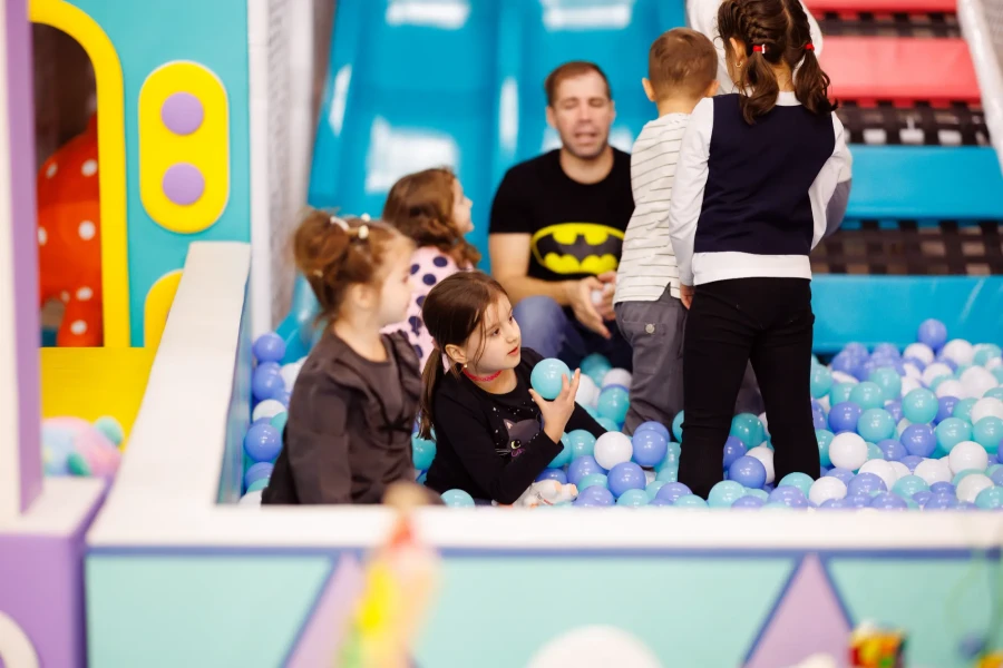 Loc de joacă Timișoara – Inovo Play | Petreceri copii & închiriere spațiu joacă