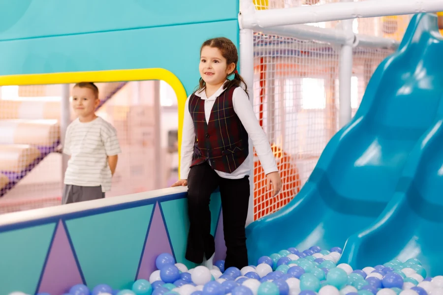 Loc de joacă Timișoara – Inovo Play | Petreceri copii & închiriere spațiu joacă